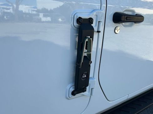 Certified 2023 Jeep Gladiator Rubicon image 32