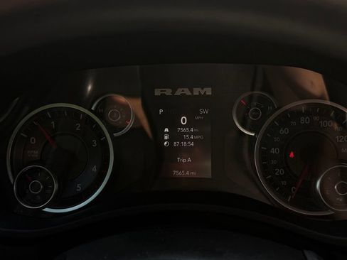 Used 2024 RAM 3500 Tradesman w/ Chrome Appearance Group AWD/4WD image 10