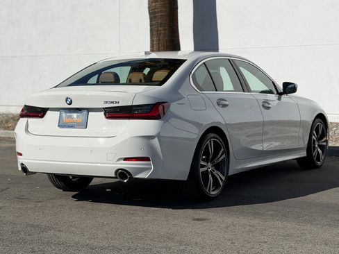 Used 2024 BMW 330i Sedan w/ Premium Package image 8