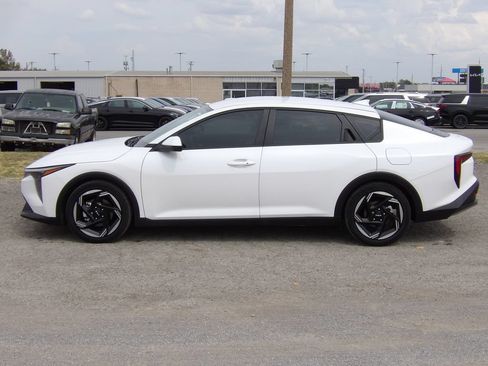Certified 2025 Kia K4 EX FWD image 1