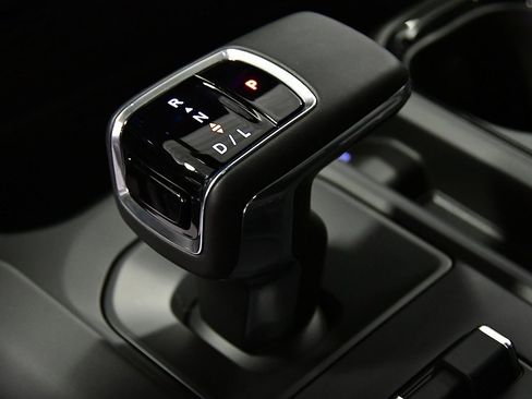 Used 2025 GMC Sierra 1500 AT4X image 27