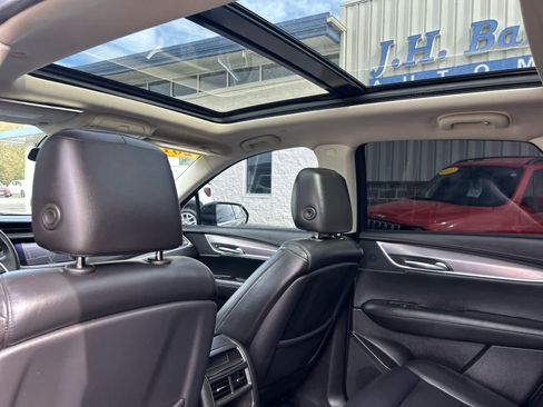 Used 2018 Cadillac XT5 Luxury w/ Driver Awareness Package FWD image 26