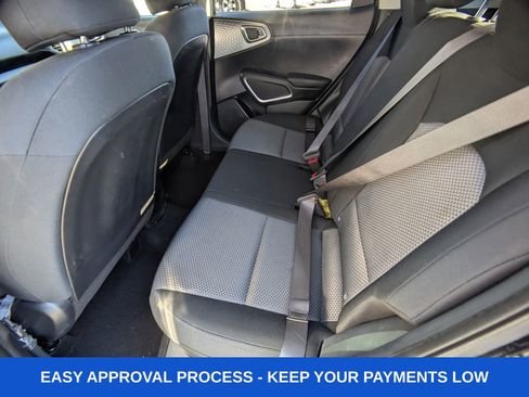 Used 2022 Kia Soul LX image 17