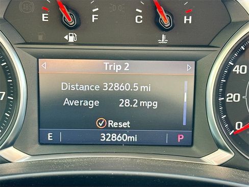 Used 2024 GMC Terrain AT4 w/ Tech Package image 12