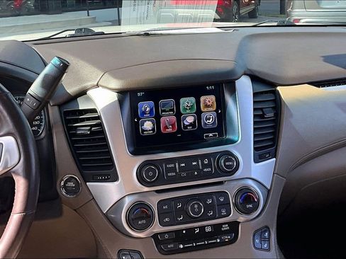 Used 2017 GMC Yukon SLT image 9