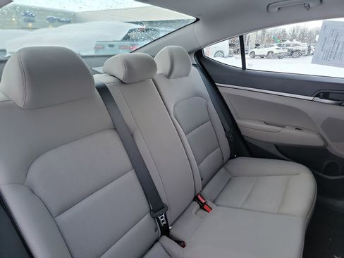 Used 2017 Hyundai Elantra SE image 20