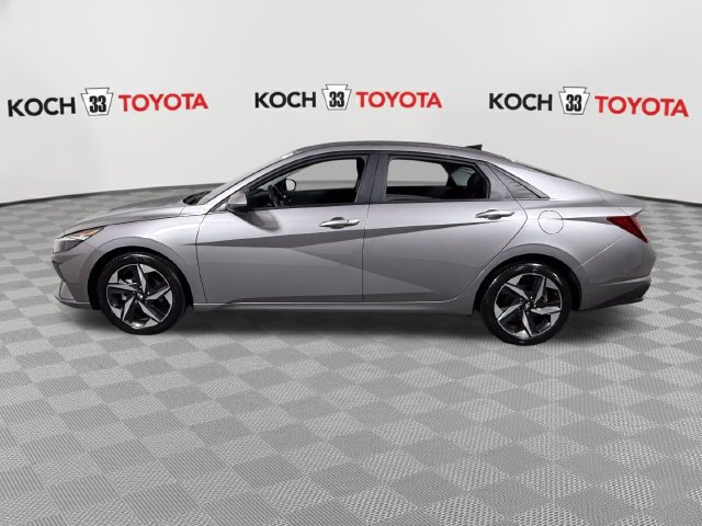 Used 2023 Hyundai Elantra SEL w/ Convenience Package FWD image 4