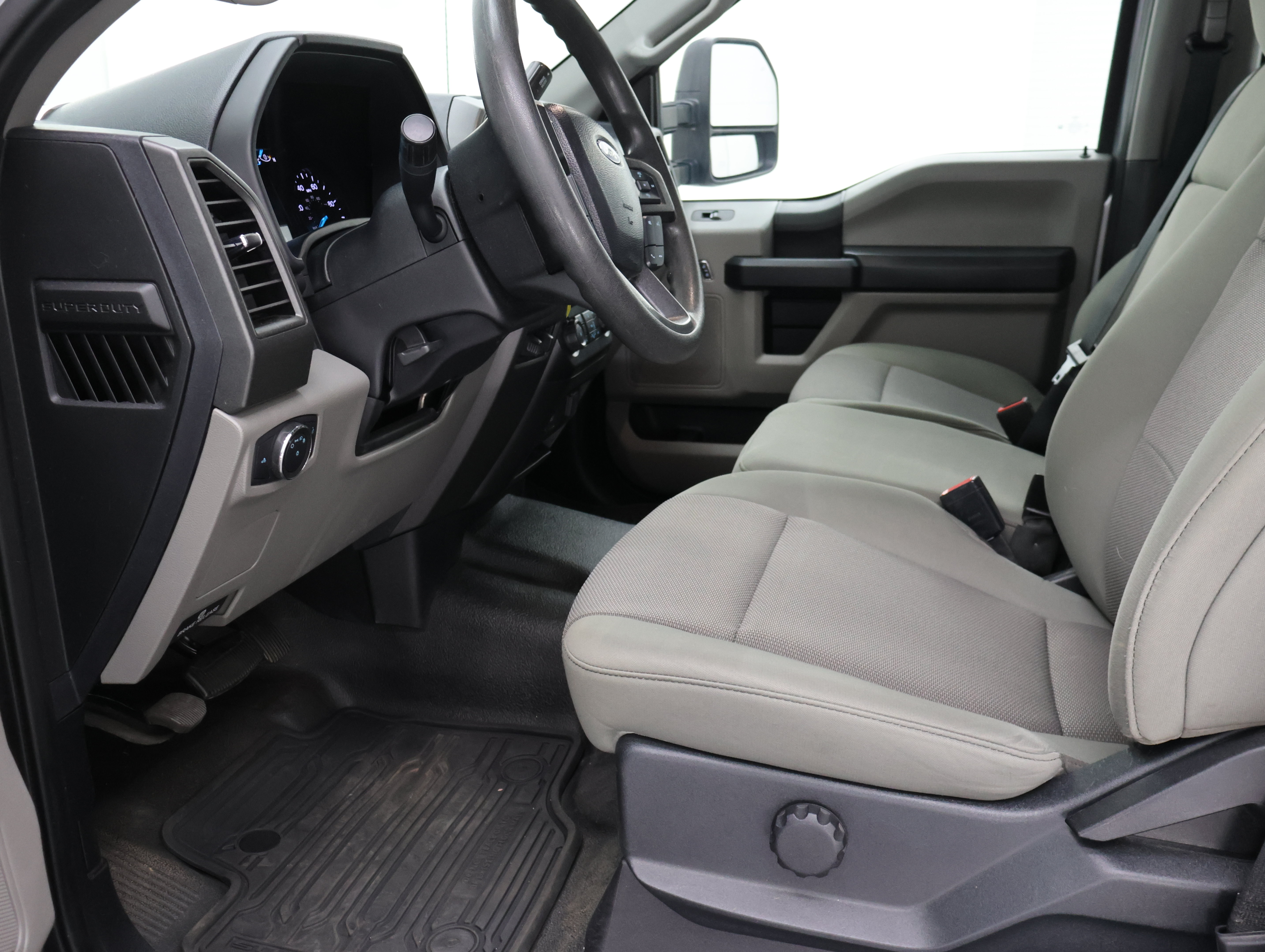 Used 2020 Ford F250 XL w/ STX Appearance Package AWD/4WD image 8