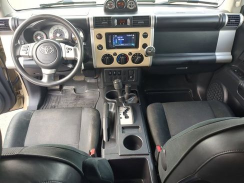 Used 2011 Toyota FJ Cruiser 4WD w/ Convenience Pkg image 21