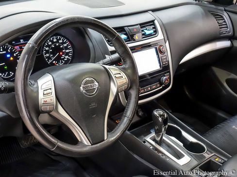 Used 2018 Nissan Altima 2.5 SV w/ 2.5 SV Technology Package image 15