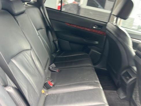 Used 2010 Subaru Outback 2.5i Limited image 26