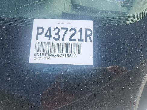 Used 2024 Nissan Rogue S FWD image 4