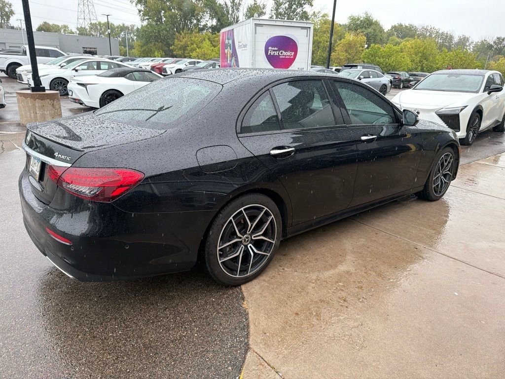 Used 2022 Mercedes-Benz E 350 4MATIC Sedan image 11