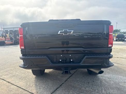 Used 2025 Chevrolet Silverado 2500 LTZ w/ LTZ Plus Package AWD/4WD image 4