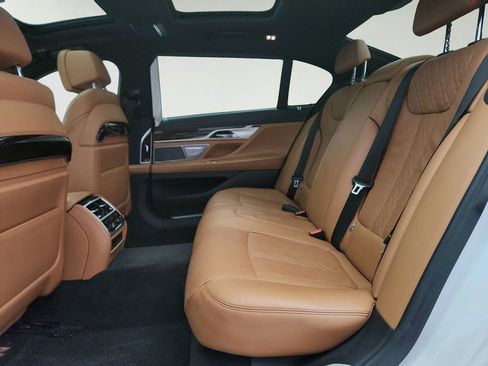 Used 2019 BMW 750i xDrive w/ Executive Package AWD/4WD image 26