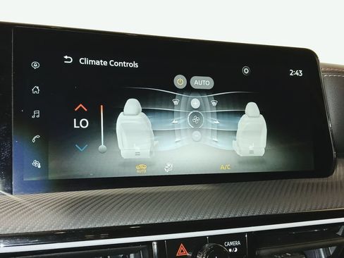 Used 2025 Nissan Kicks SR w/ SR Premium Package AWD/4WD image 25