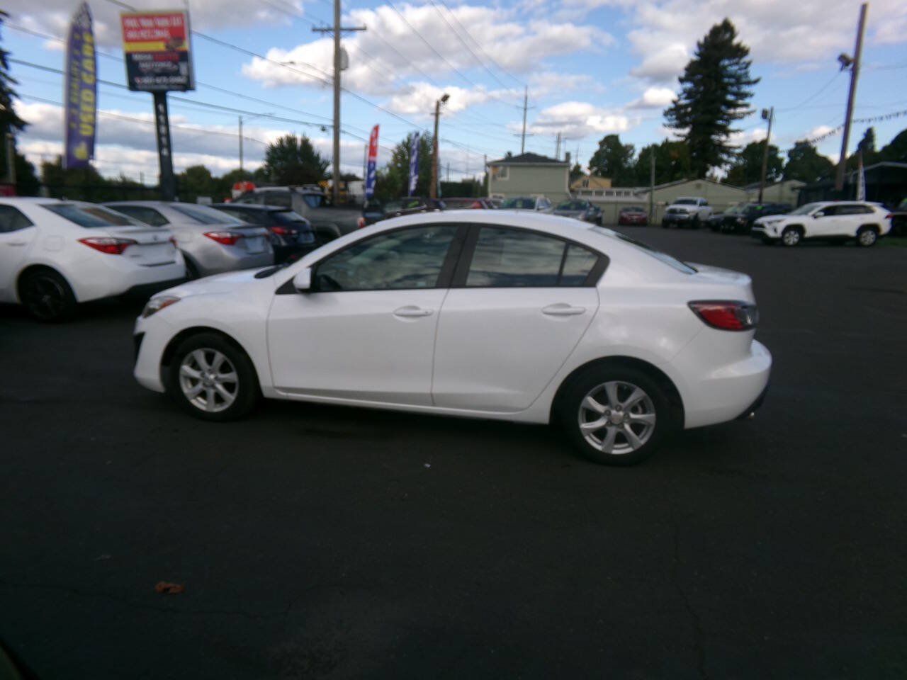 Used 2011 MAZDA MAZDA3 i Touring FWD image 1