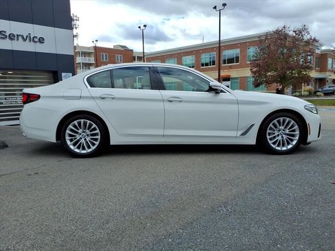 Used 2022 BMW 530i xDrive w/ Convenience Package image 4