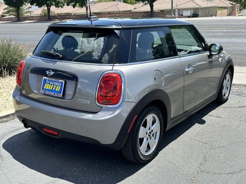Used 2017 MINI Cooper 2-Door Hardtop FWD image 3