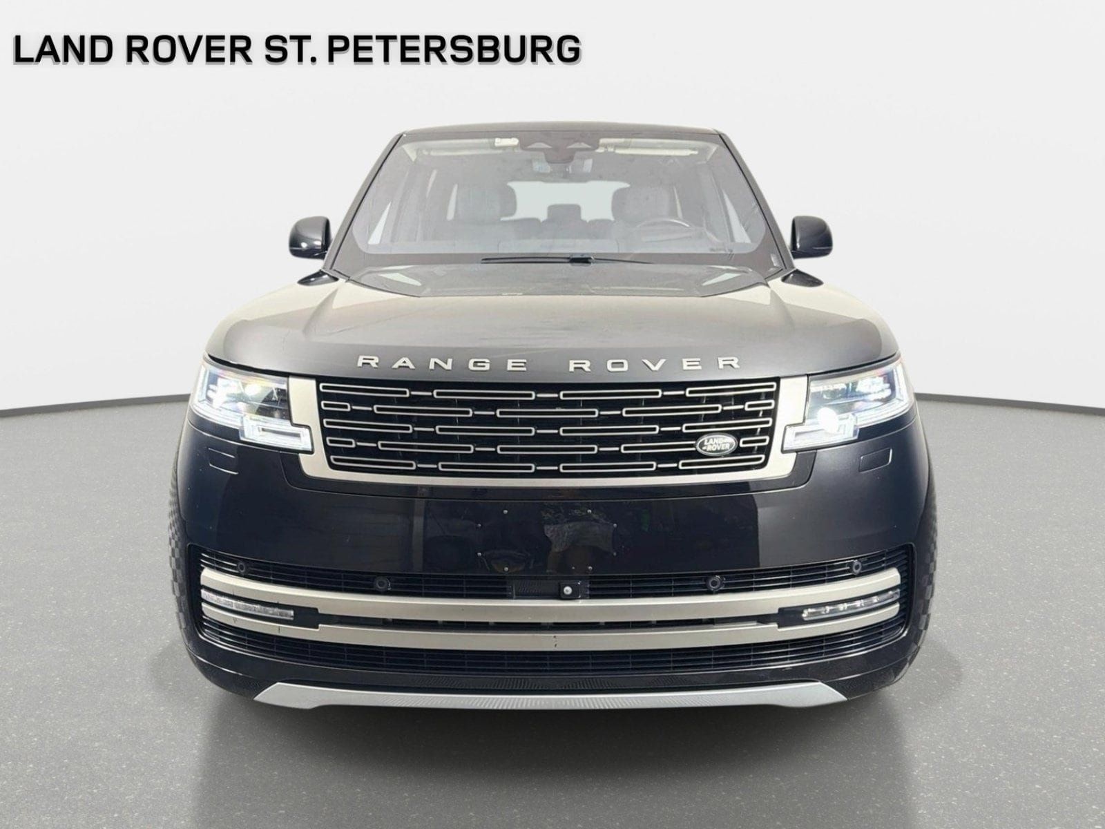 Used 2023 Land Rover Range Rover Long Wheelbase SE AWD/4WD image 2