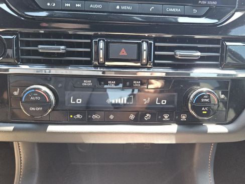 Used 2025 Nissan Pathfinder Rock Creek AWD/4WD image 10