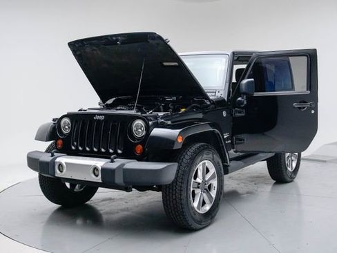 Used 2011 Jeep Wrangler Sahara image 17