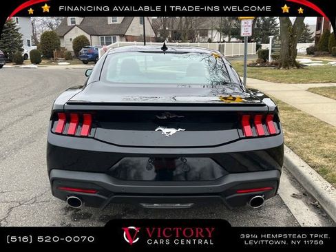 Used 2025 Ford Mustang Premium image 5