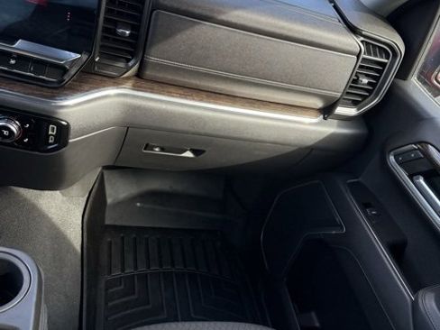 Used 2022 GMC Sierra 1500 SLE image 29