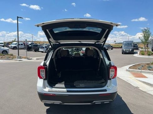 Used 2020 Ford Explorer XLT w/ Equipment Group 202A AWD/4WD image 22