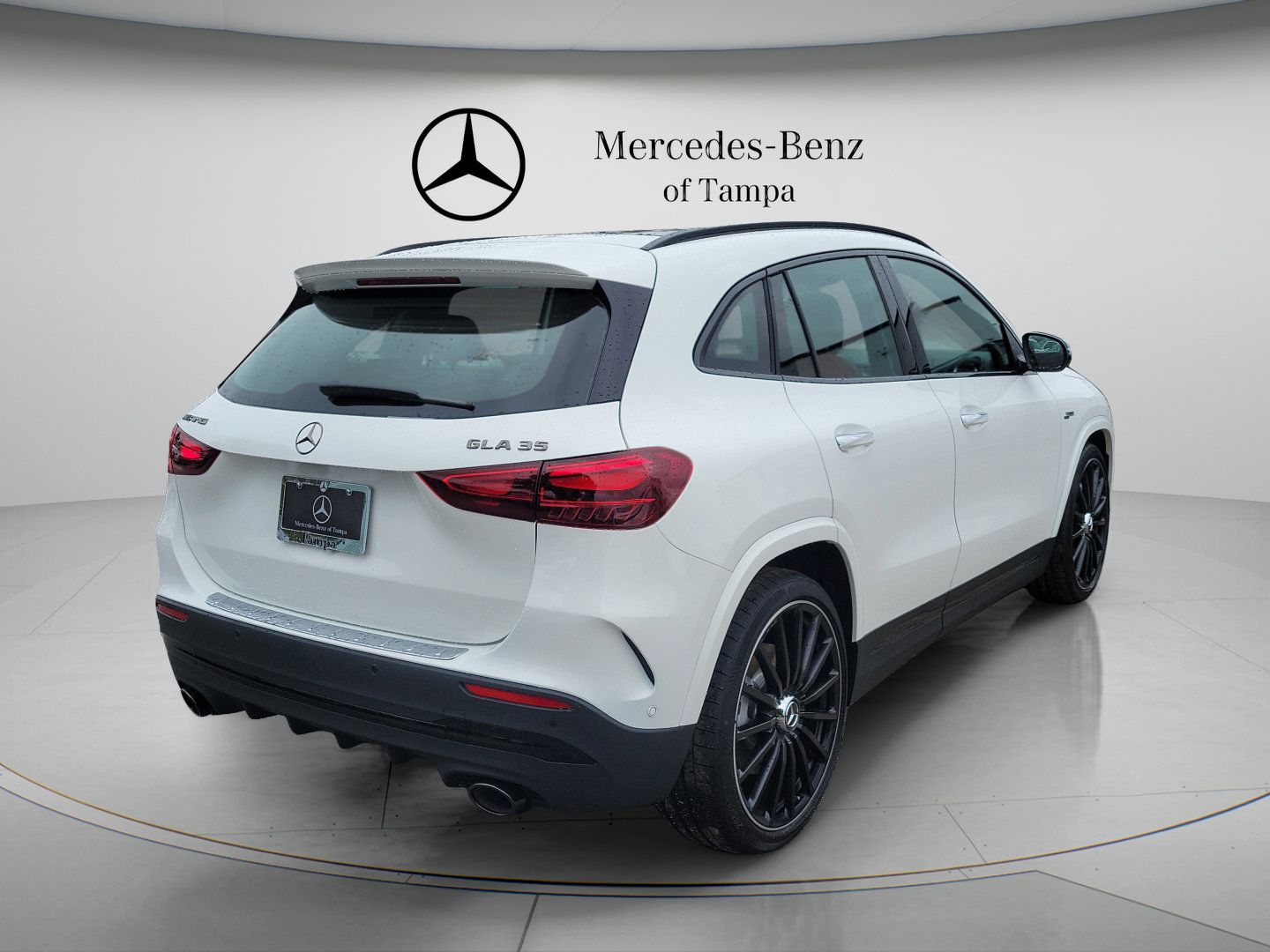 New 2026 Mercedes-Benz GLA 35 AMG 4MATIC image 3