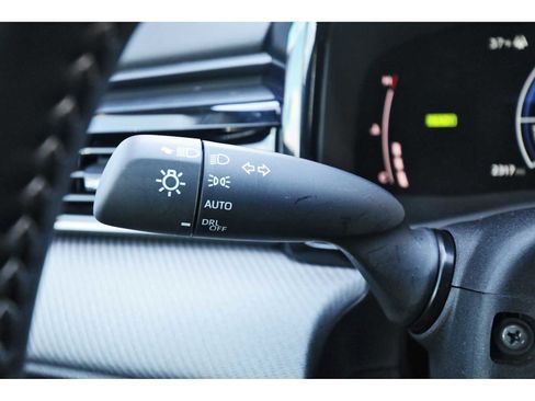 Used 2025 Toyota Camry SE image 17