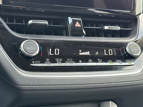 Certified 2025 Toyota Corolla Cross XLE image 25