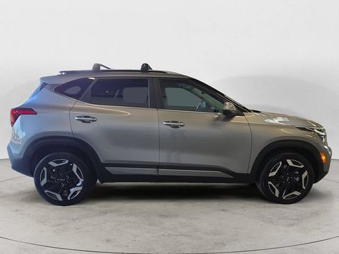 Used 2024 Kia Seltos SX w/ SX Sunroof Package AWD/4WD image 4