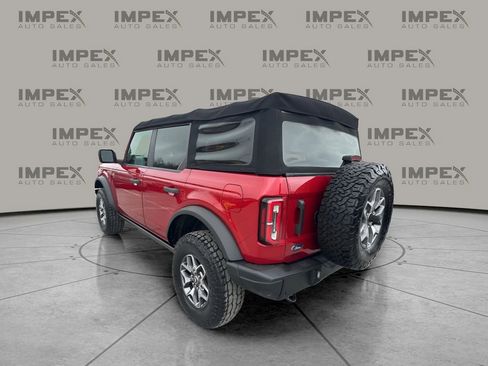 Used 2021 Ford Bronco Badlands image 3