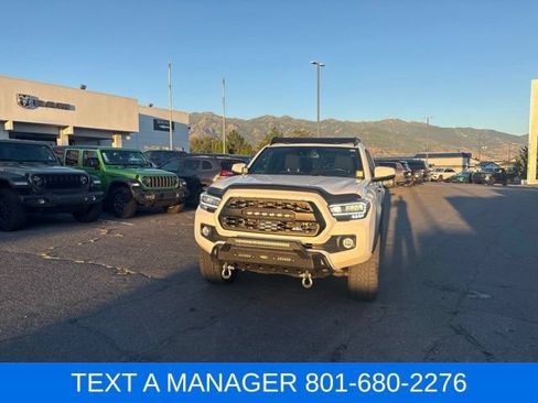 Used 2021 Toyota Tacoma TRD Off-Road w/ Technology Package AWD/4WD image 4