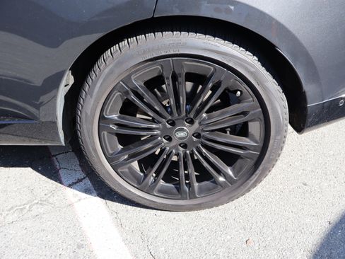 Used 2024 Land Rover Range Rover SE image 40