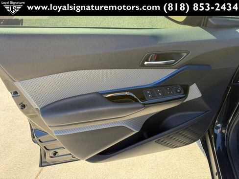 Used 2019 Toyota C-HR XLE image 17