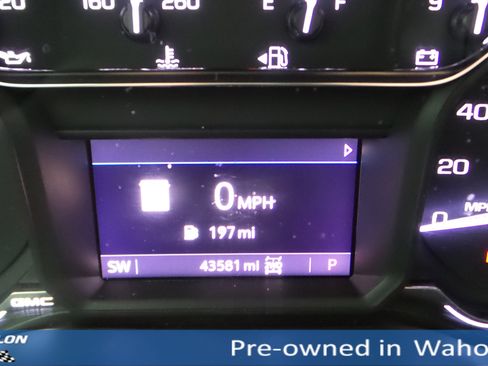 Used 2020 GMC Sierra 1500 SLT w/ SLT Premium Plus Package image 9