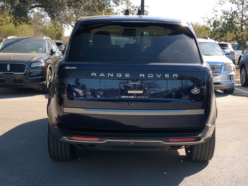 Used 2023 Land Rover Range Rover Long Wheelbase SE image 4