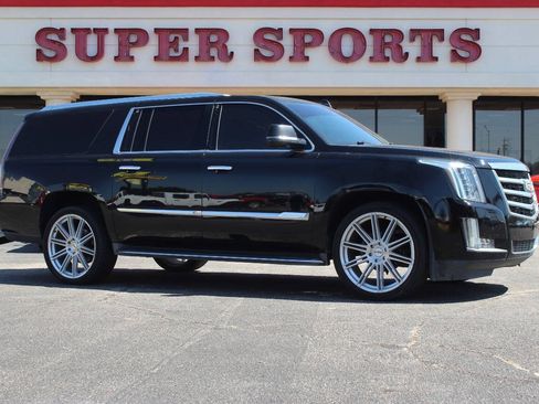 Used 2016 Cadillac Escalade ESV Luxury RWD image 1