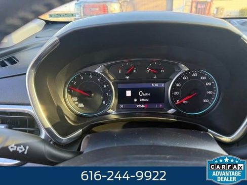 Used 2019 Chevrolet Equinox LT w/ Sun & Navigation Package image 4