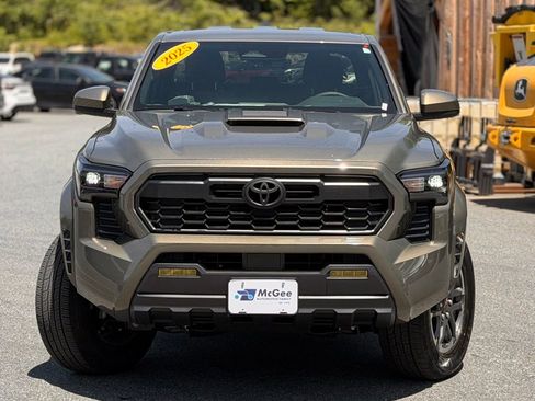 Certified 2025 Toyota Tacoma TRD Sport AWD/4WD image 2