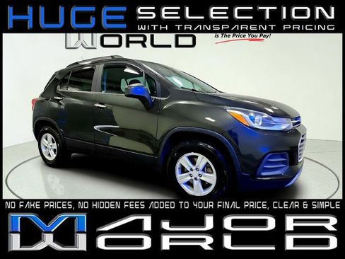 Used 2017 Chevrolet Trax LT w/ Driver Confidence Package AWD/4WD image 1