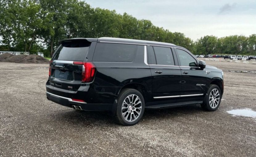 Used 2026 GMC Yukon XL Denali w/ Advanced Technology Package AWD/4WD image 6
