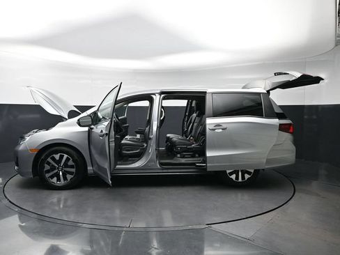 Used 2025 Honda Odyssey EX-L image 32