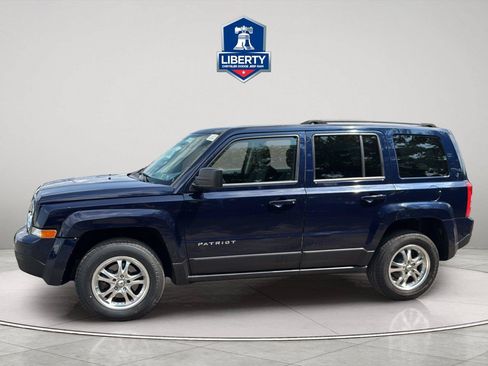 Used 2014 Jeep Patriot Sport w/ Power Value Group AWD/4WD image 4