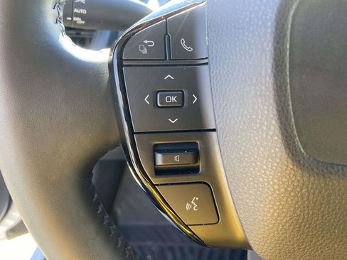 Used 2024 Toyota Prius XLE image 31