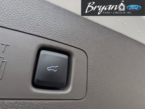 Used 2022 Lincoln Corsair AWD w/ Premium Package image 44