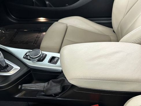 Used 2017 BMW 230i xDrive Convertible image 19