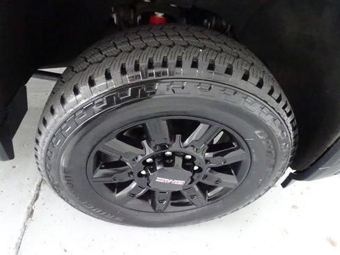 Used 2024 GMC Sierra 2500 AT4 w/ AT4 Premium Plus Package AWD/4WD image 32